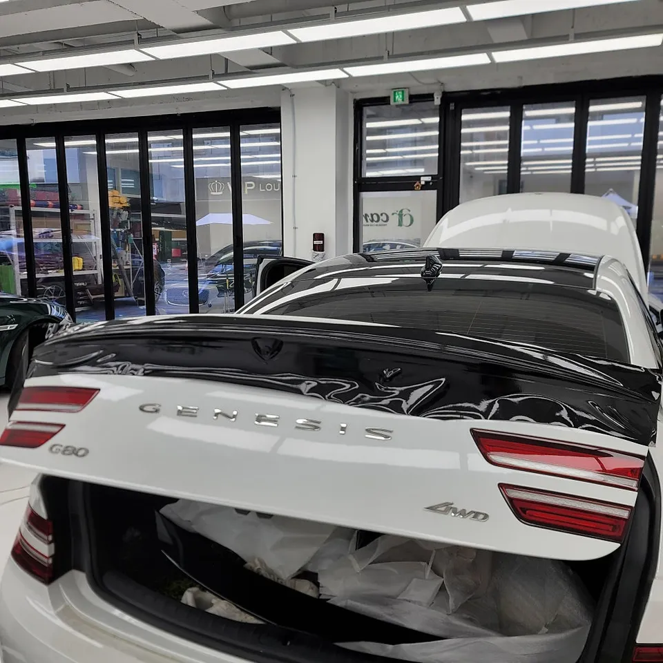 Genesis G80 RG3のカーラッピング事例|費用目安・仕上がり 施工写真 3-2
