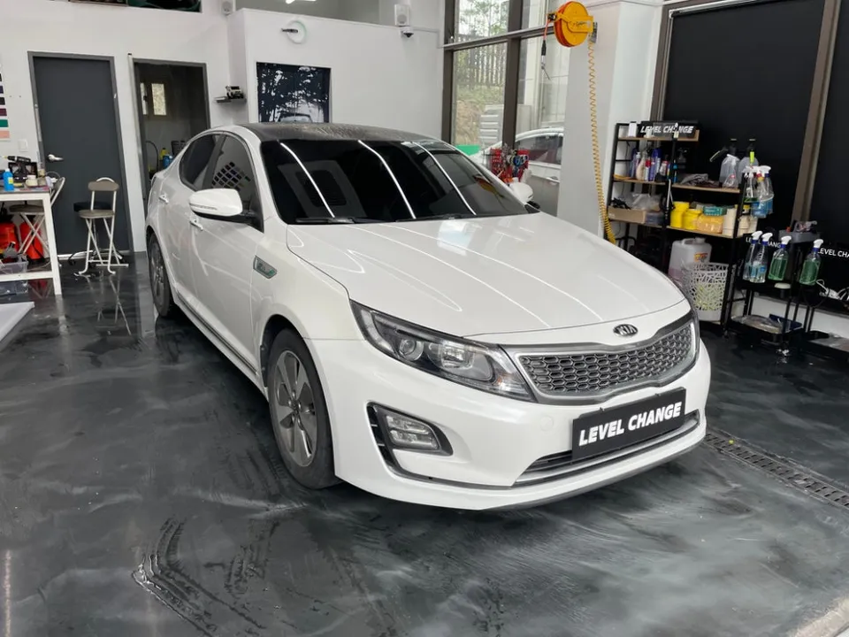 Kia K5 Vinyl Wrap Review: Old Roof Revived to Like-New Condition photo 2