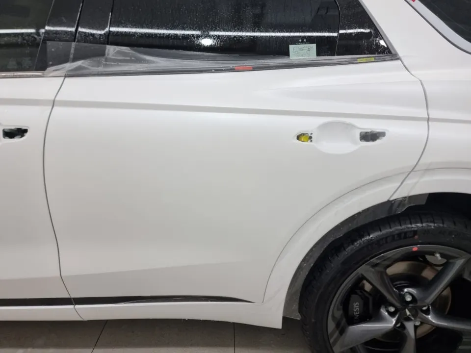 Genesis GV70のPPF施工事例|無光への変貌 施工写真 2-3