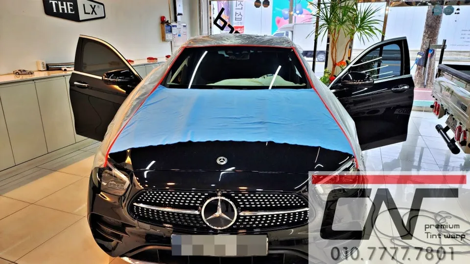 Mercedes-Benz Eクラス W213のカーフィルム施工事例 施工写真 2-1