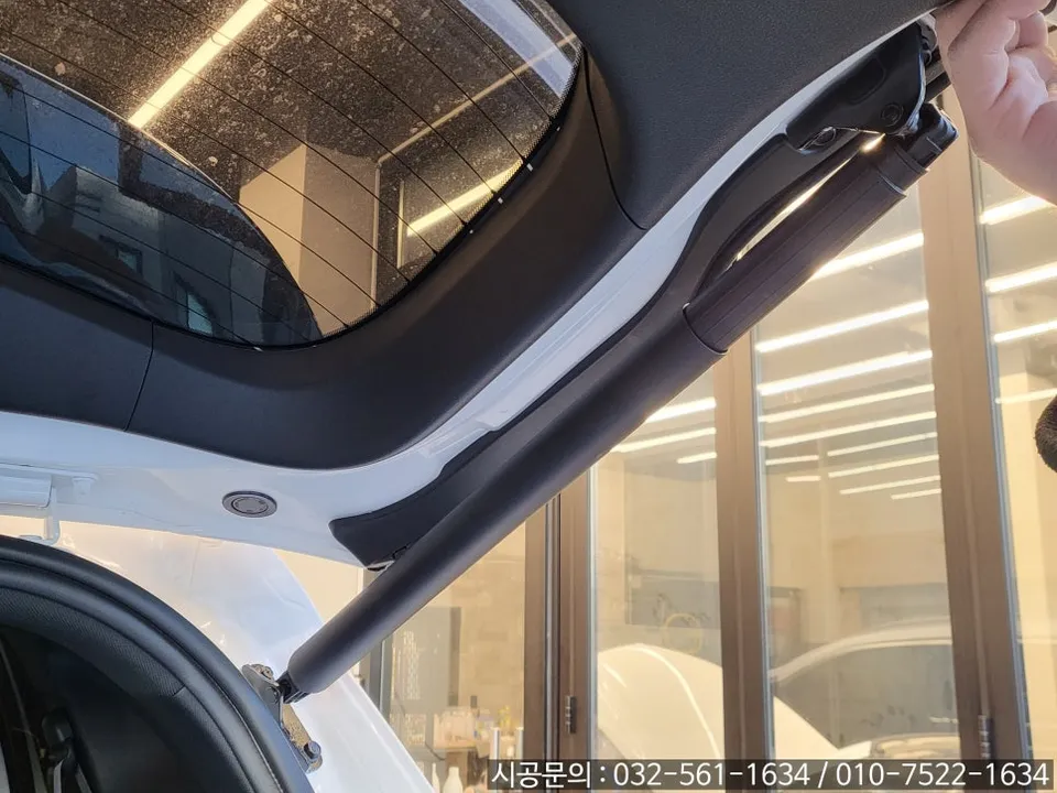Kia Sorento MQ4 Power Tailgate Retrofit Review photo 4