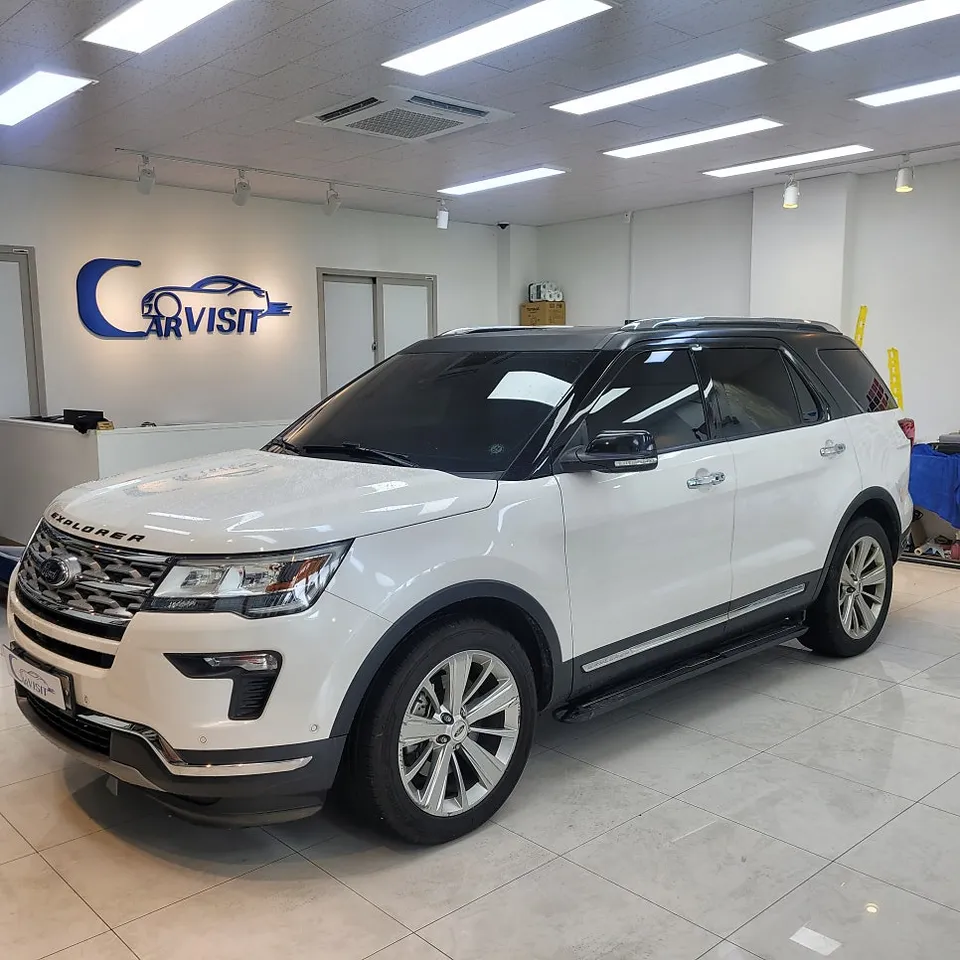 Ford Explorerのカーラッピング事例｜費用目安・仕上がり 施工写真 2-1
