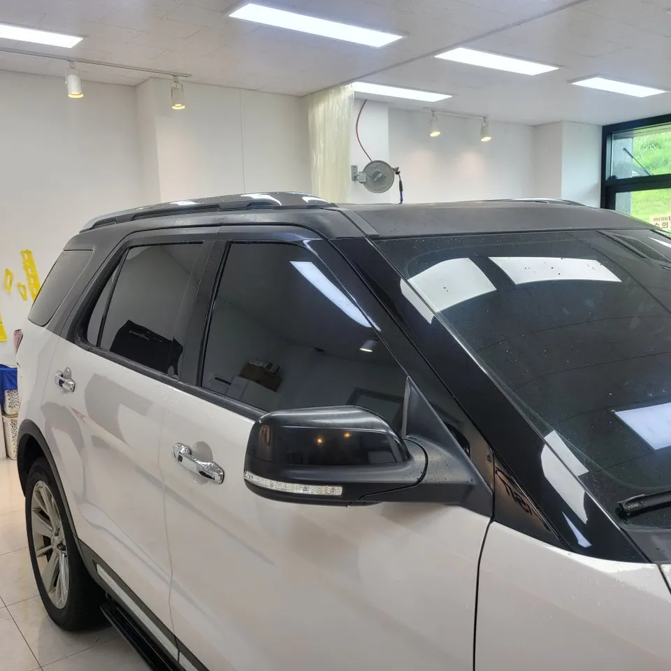 Ford Explorerのカーラッピング事例｜費用目安・仕上がり 施工写真 4-1