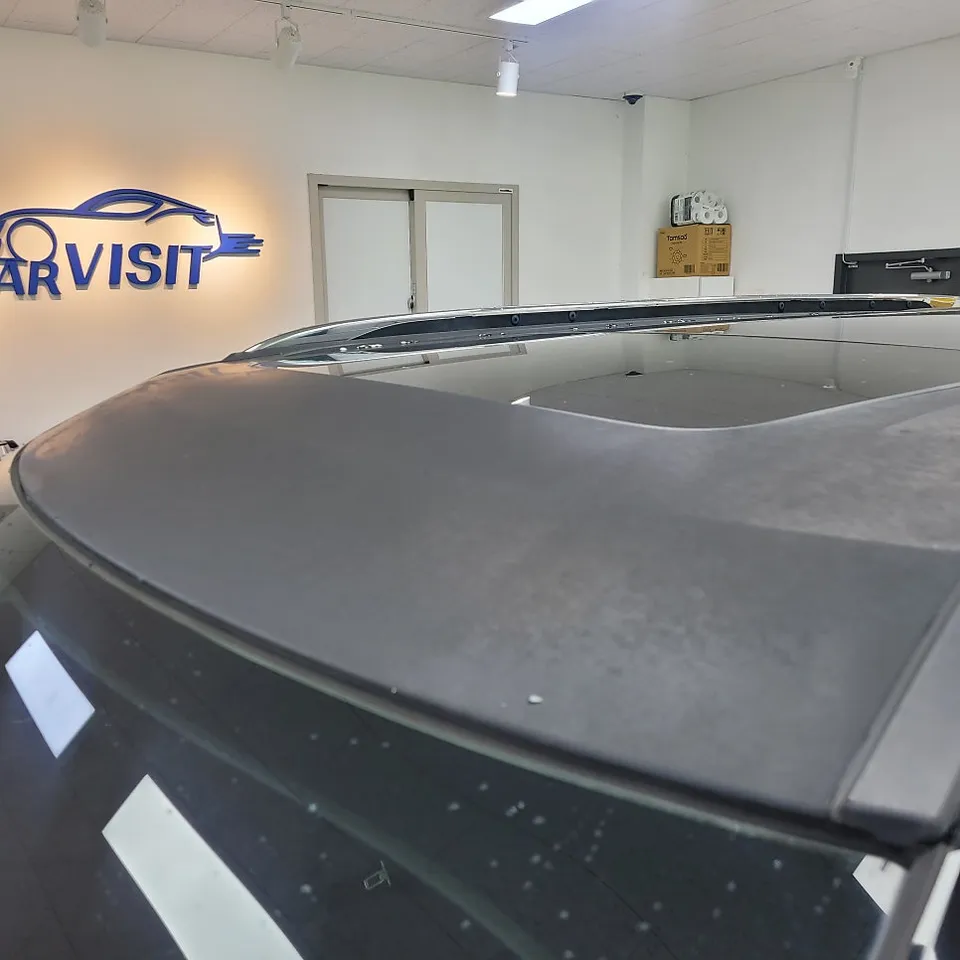 Ford Explorerのカーラッピング事例｜費用目安・仕上がり 施工写真 1-2