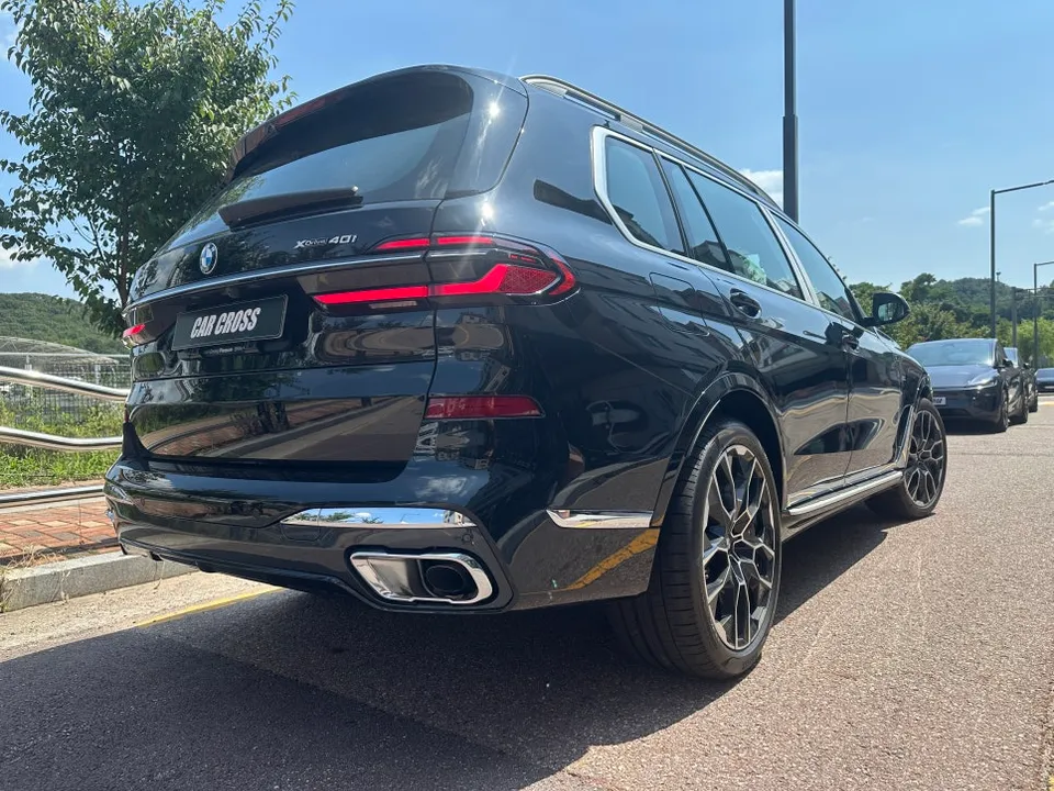 BMW X7のカーラッピング事例|クロームパーツのブラックアウト 施工写真 2-2