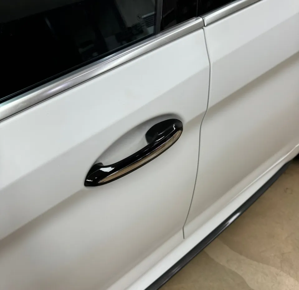 BMW 5 Series G30のカーラッピング事例 施工写真 4-2
