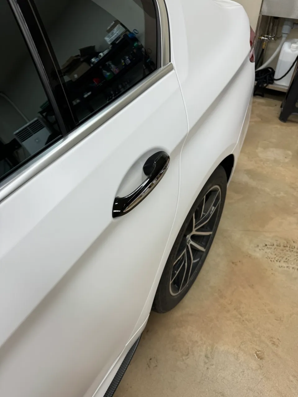 BMW 5 Series G30のカーラッピング事例 施工写真 1-3