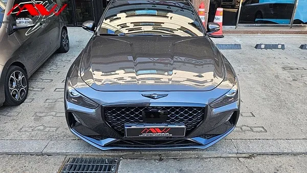 Genesis G70のカーラッピング事例|クロームパーツの質感変化 施工写真 2-2