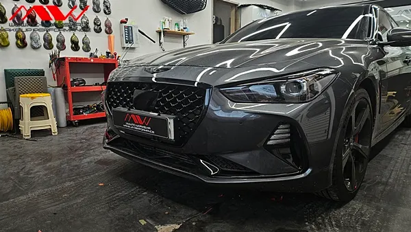Genesis G70のカーラッピング事例|クロームパーツの質感変化 施工写真 4-2