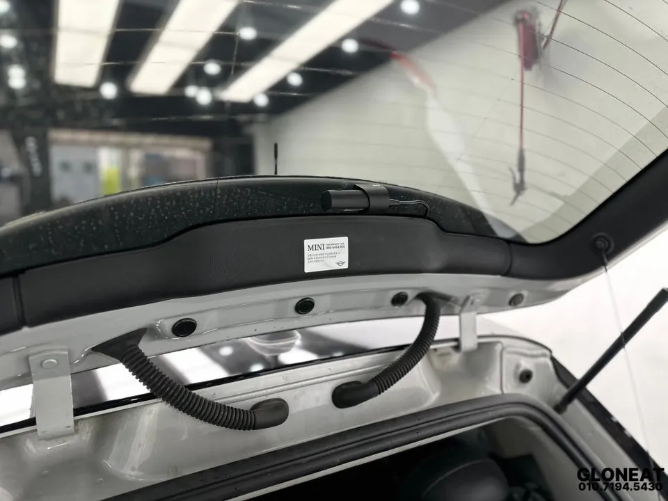 BMW MINI Cooperのドラレコ取付事例｜費用目安・仕上がり 施工写真 1-2