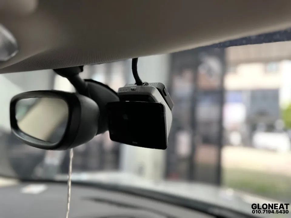 BMW MINI Cooperのドラレコ取付事例｜費用目安・仕上がり 施工写真 1-3