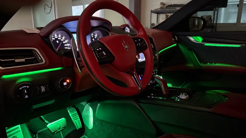 Maserati Ghibli ambient lighting - Maserati Ghibli Ambient Lighting Review: Premium Interior Upgrade photo 4