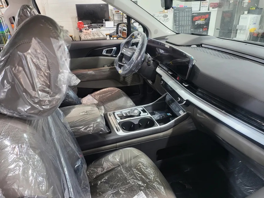 Kia Carnival KA4 window tinting - Kia Carnival KA4 Window Tinting Review: Cost & Results photo 4