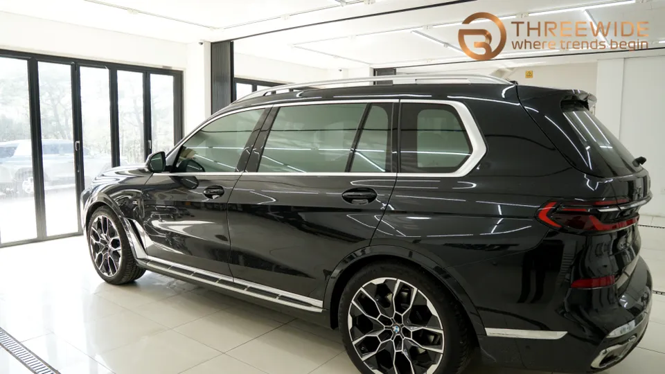 BMW X7 G07のカーラッピング事例:クロームをブラック化 施工写真 2-2