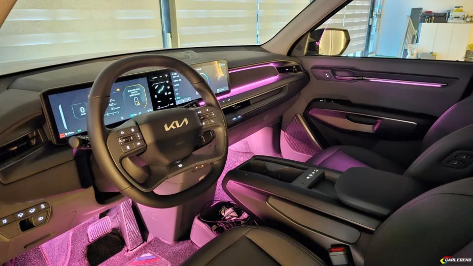 Tesla EV9 ambient lighting - Tesla EV9 Ambient Lighting Review: Seamless Integration photo 4