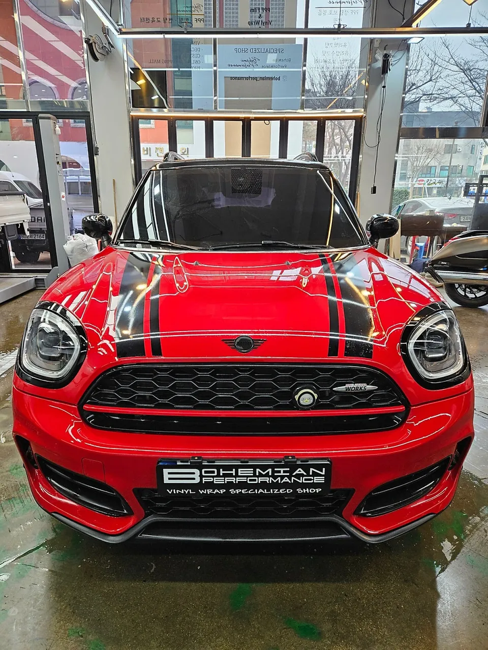 MINI CountrymanのPPF施工事例｜デカール除去と保護フィルム 写真