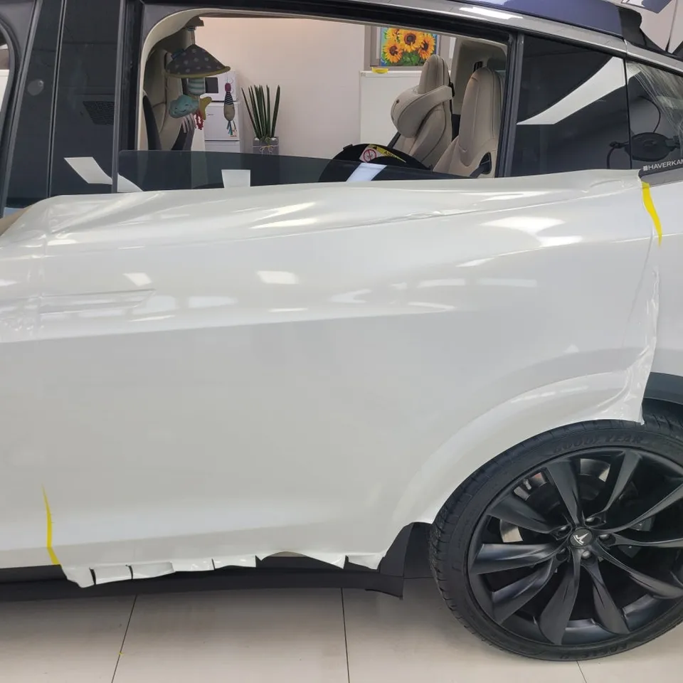 Tesla Model Xのカーラッピング事例|3Mホワイトゴールドスパークル 施工写真 3-2