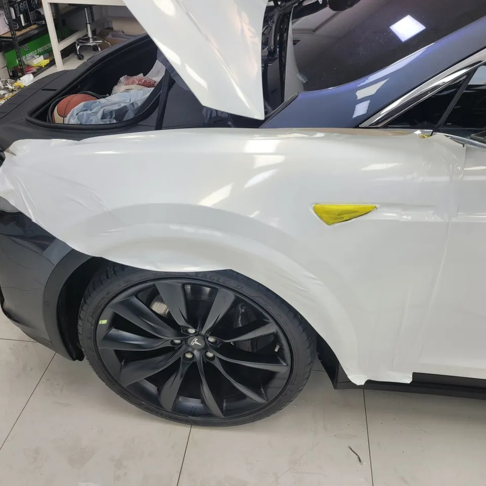 Tesla Model Xのカーラッピング事例|3Mホワイトゴールドスパークル 施工写真 3-3