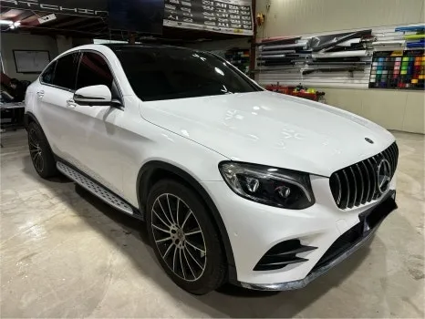 Mercedes-Benz GLCのカーラッピング事例｜光沢ホワイトの仕上がり 施工写真 2-2