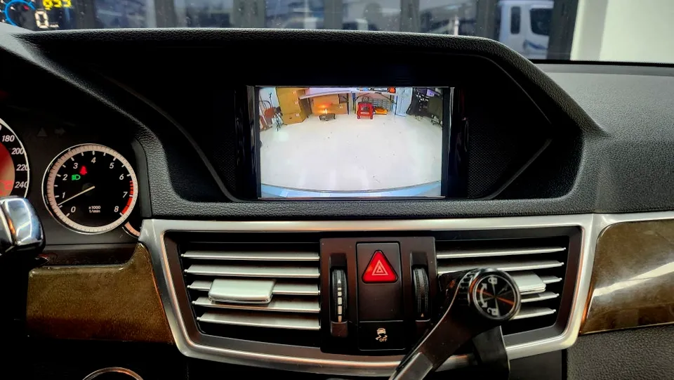 Mercedes-Benz E-Class W212 ambient lighting - Mercedes-Benz E-Class W212 Ambient Lighting Review photo 4