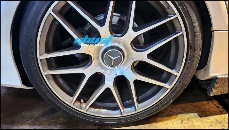 Mercedes-Benz CLS caliper painting - Mercedes-Benz CLS Caliper Painting Review — Orange Gold Finish photo 5