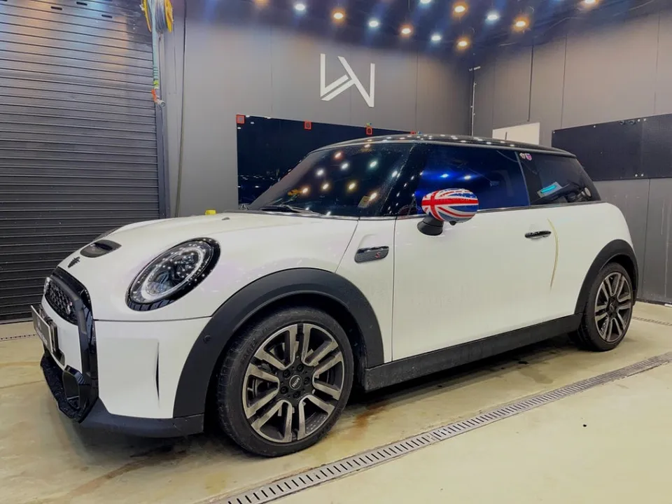 MINI MINI Cooperのカーラッピング事例 施工写真 4