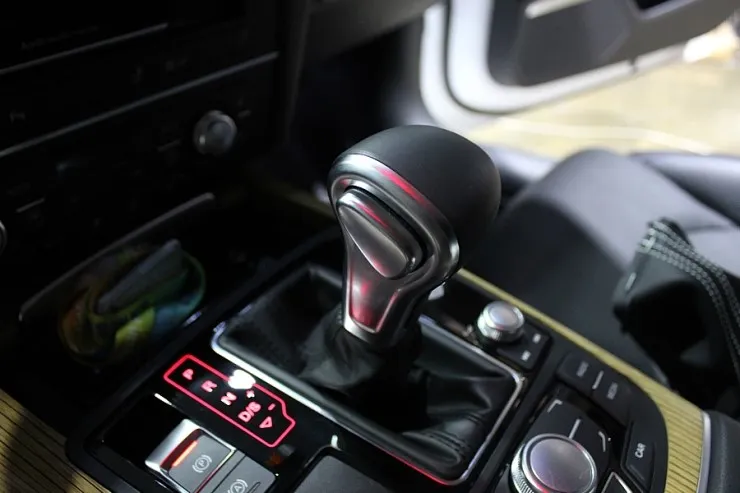Audi A7 RS steering wheel - Audi A7 RS Steering Wheel Customization Review photo 3