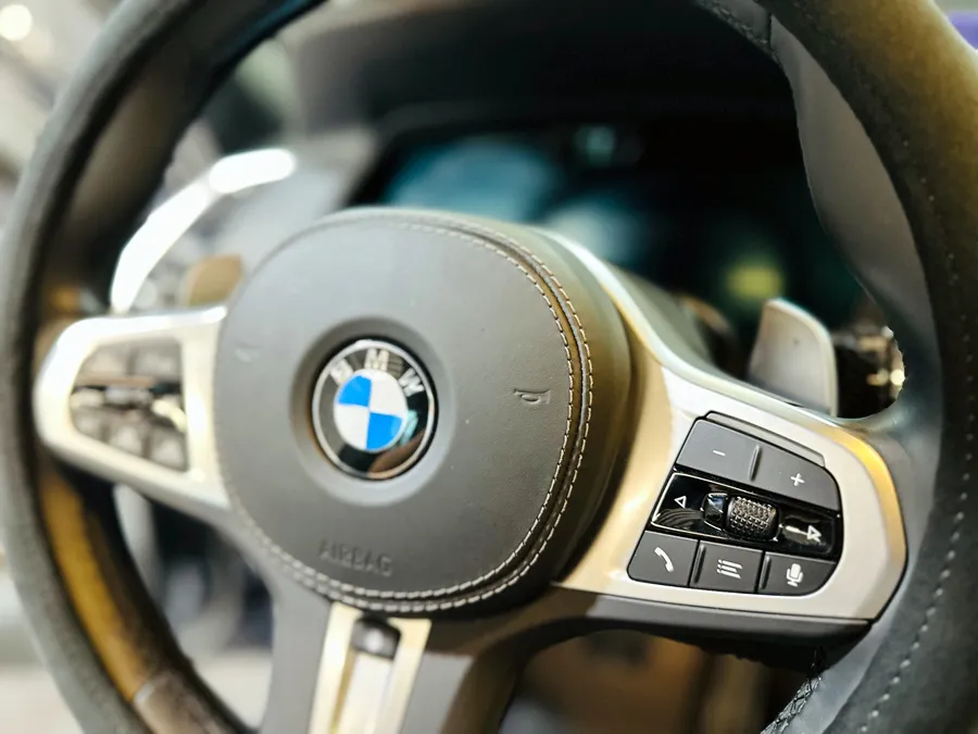 BMW X5 G05 steering wheel - BMW X5 G05 Steering Wheel Customization Review photo 3