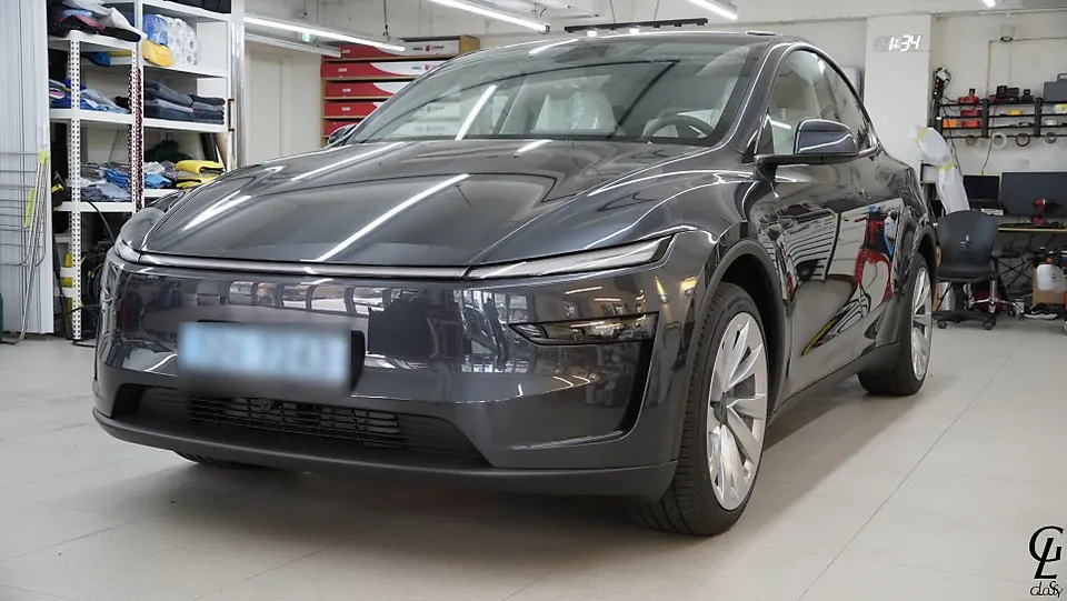 Tesla Model YのPPF施工事例：無光化で高級感アップ 施工写真 1-1