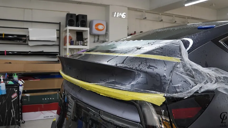 Tesla Model YのPPF施工事例：無光化で高級感アップ 施工写真 3-3
