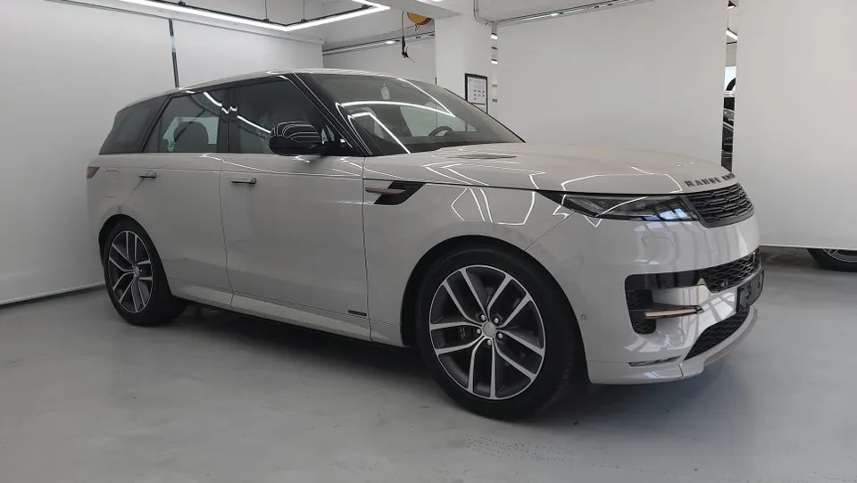 Audi RS dash cam installation result