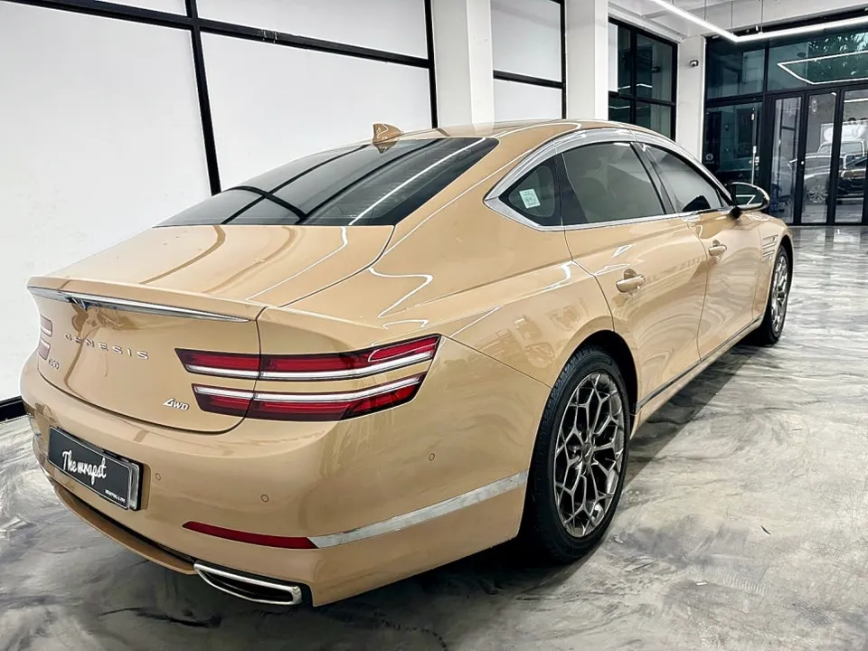 Genesis G80 RG3のカーラッピング事例|ピアノブラックで高級感アップ 施工写真 2-1