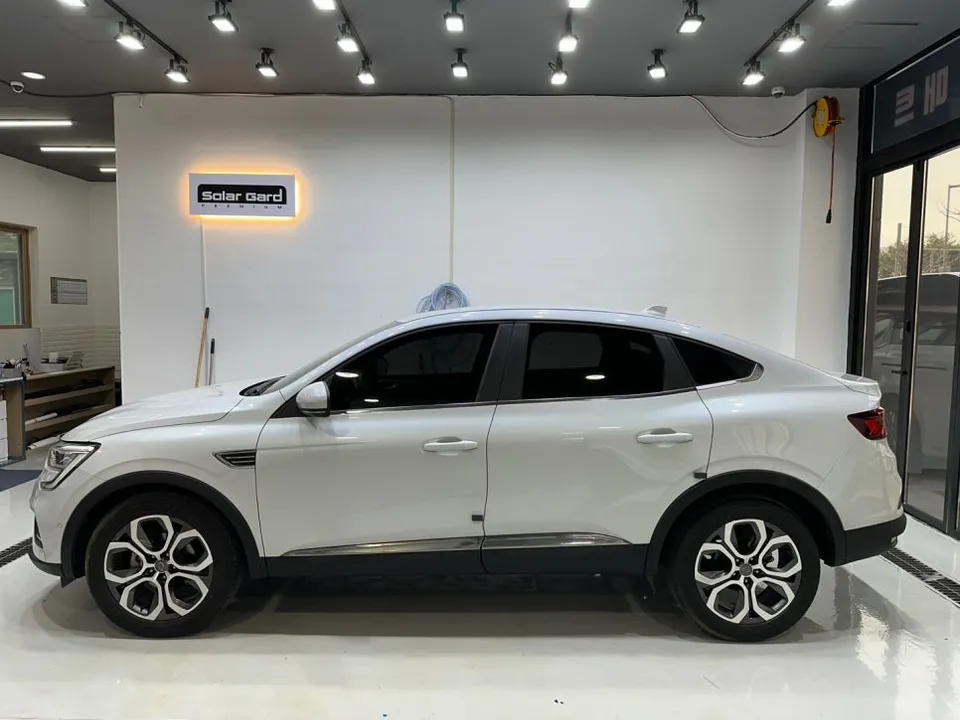 Renault Korea XM3のドライブレコーダー取付事例 施工写真 2