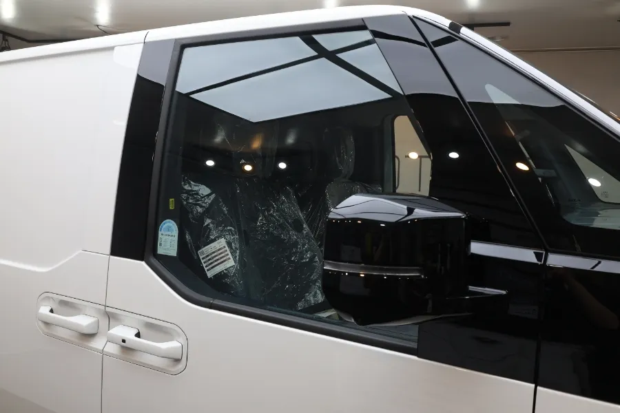 BMW X7 dash cam - BMW X7 Dash Cam Installation Review photo 4