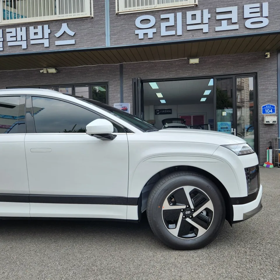 Hyundai IONIQのドラレコ取付事例｜費用目安と仕上がり 施工写真 3-3
