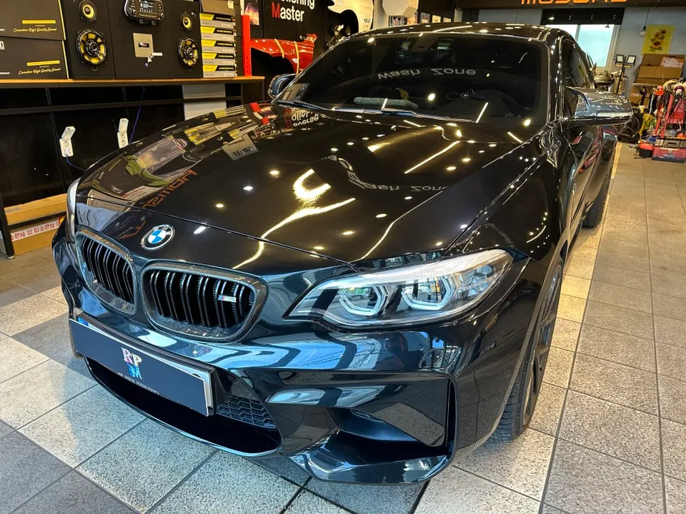 BMW M2 Android Head Unit Upgrade: Wireless CarPlay & Red Seatbelt photo 1