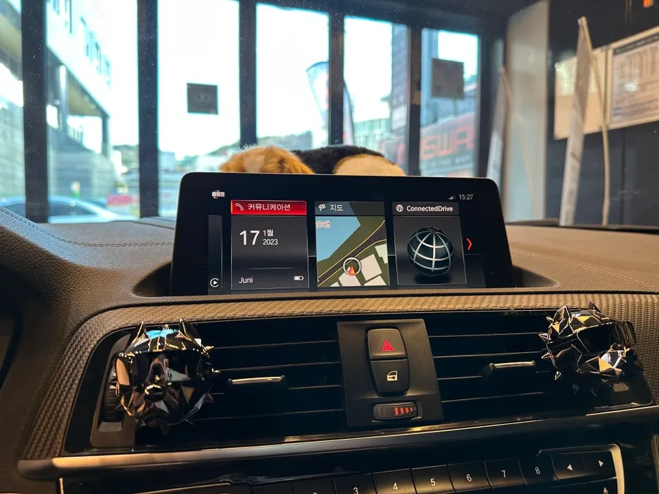 BMW M2 android head unit - BMW M2 Android Head Unit Upgrade: Wireless CarPlay & Red Seatbelt photo 3