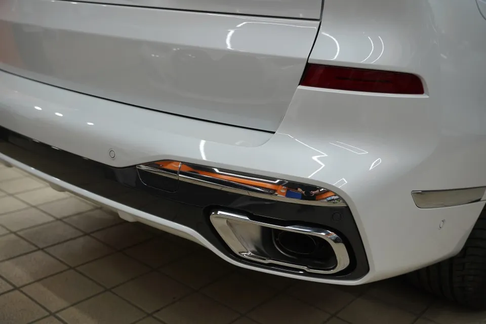 BMW X7 window tinting - BMW X7 Window Tinting Review — Is Chrome Delete Worth the Price? photo 3