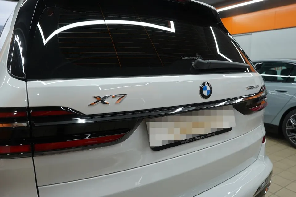 BMW X7 window tinting - BMW X7 Window Tinting Review — Is Chrome Delete Worth the Price? photo 4