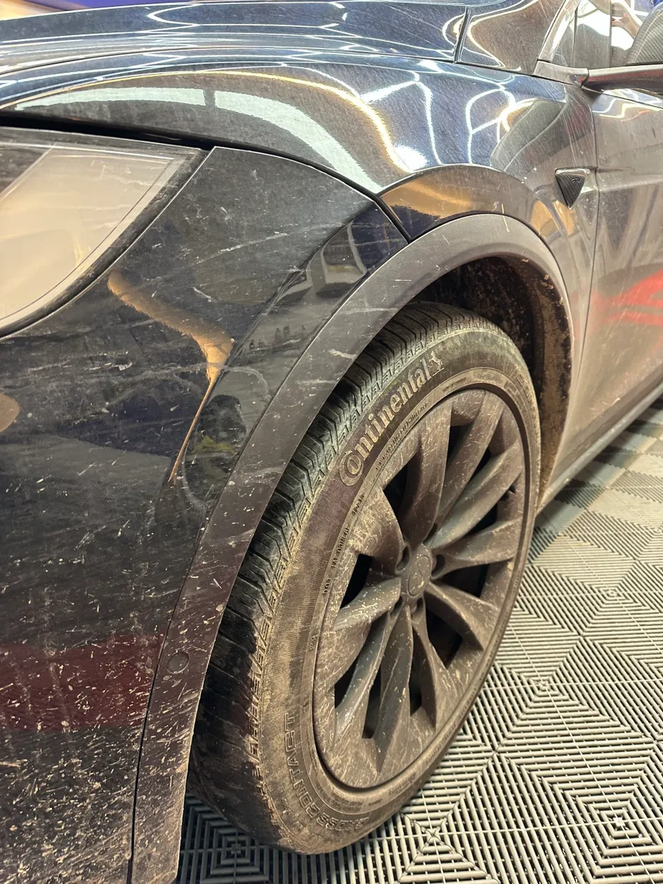 Tesla Model Y PPF施工事例|費用目安と仕上がり 施工写真 2-1