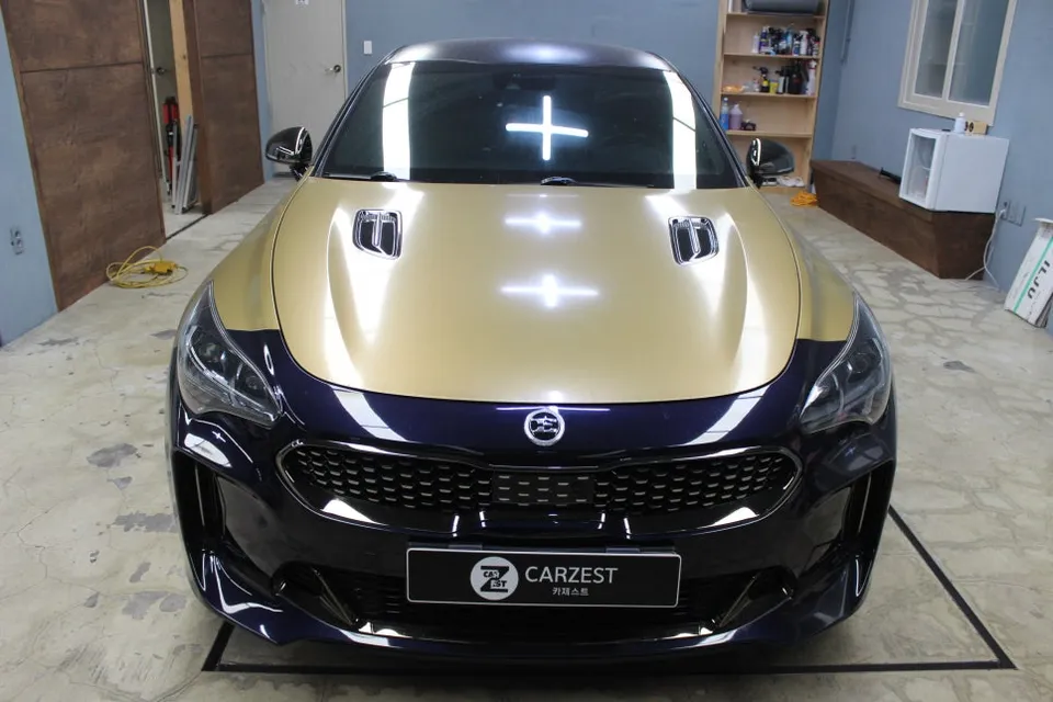 Kia Stingerのカーラッピング事例｜費用目安・仕上がり 施工写真 1-1