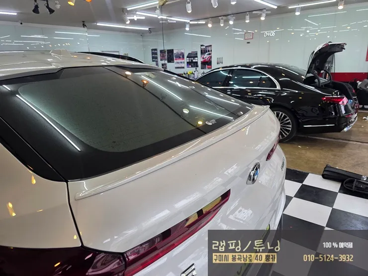 BMW X6 G06 スポイラーラッピング事例|費用目安・仕上がり 施工写真 2-1