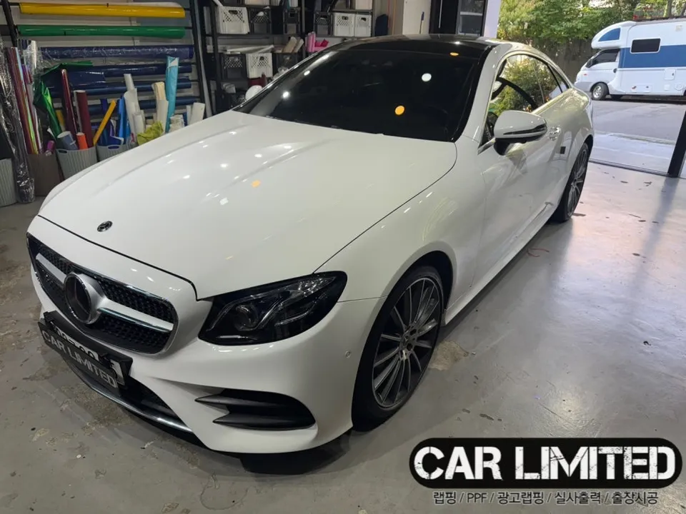 Mercedes-Benz Eクラスクーペのカーラッピング事例｜費用目安・仕上がり 施工写真 2-3