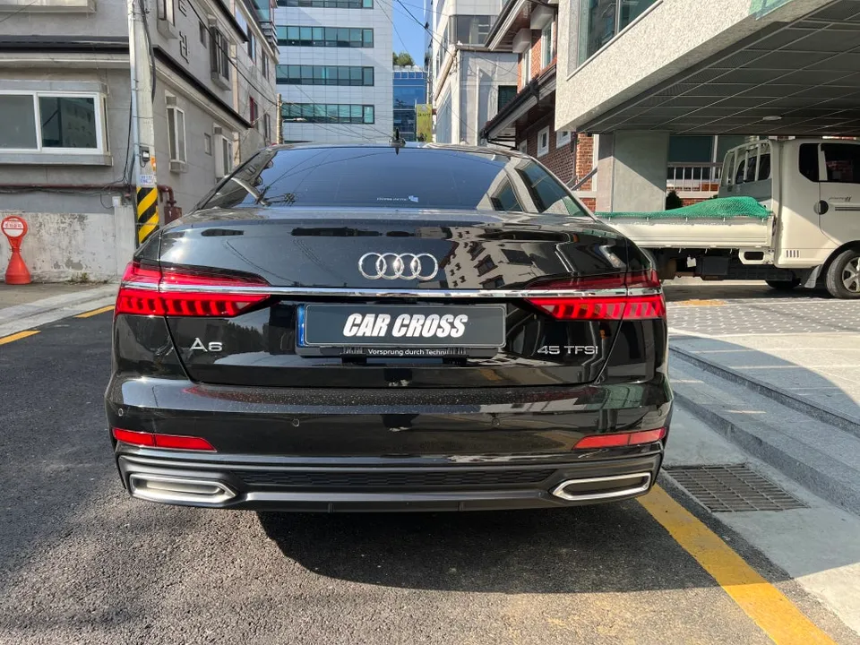 Audi A6の室内PPF施工事例|高級感と保護を両立 施工写真 3-1