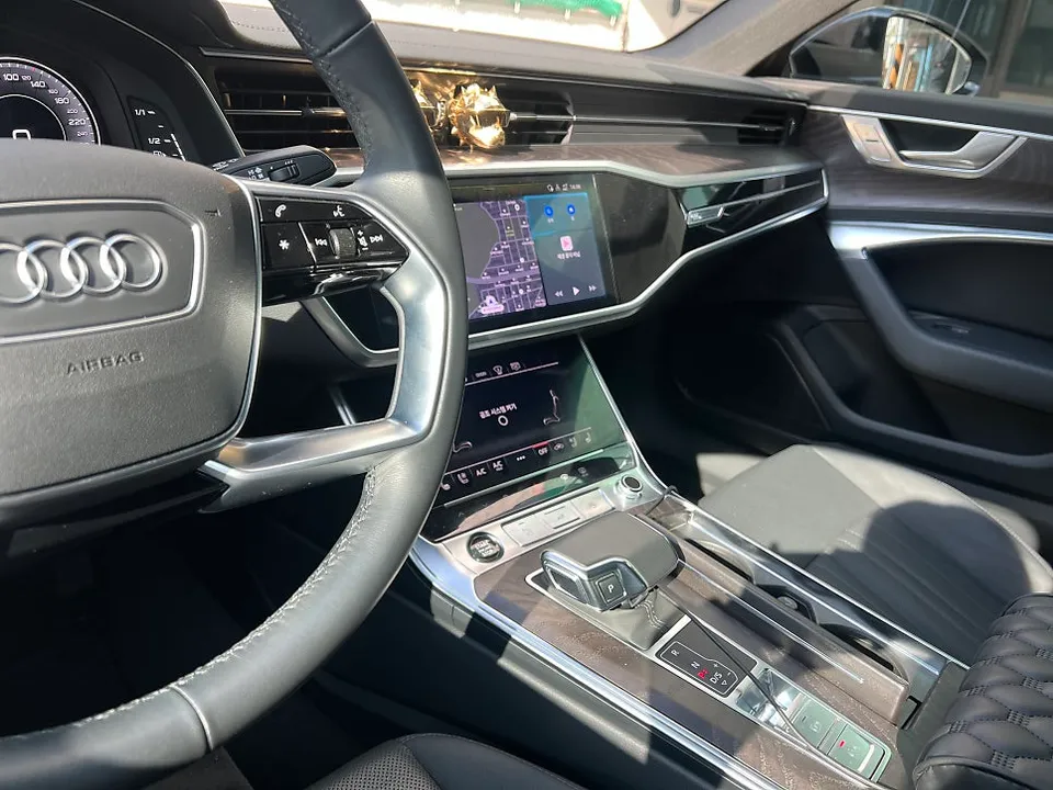Audi A6の室内PPF施工事例|高級感と保護を両立 施工写真 2-2