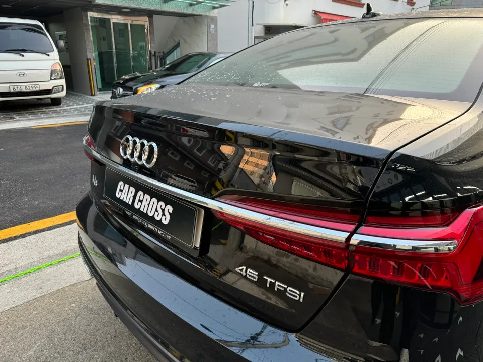 Audi A6 vinyl wrap - Audi A6 Vinyl Wrap Review: Blackout Results & Cost photo 5