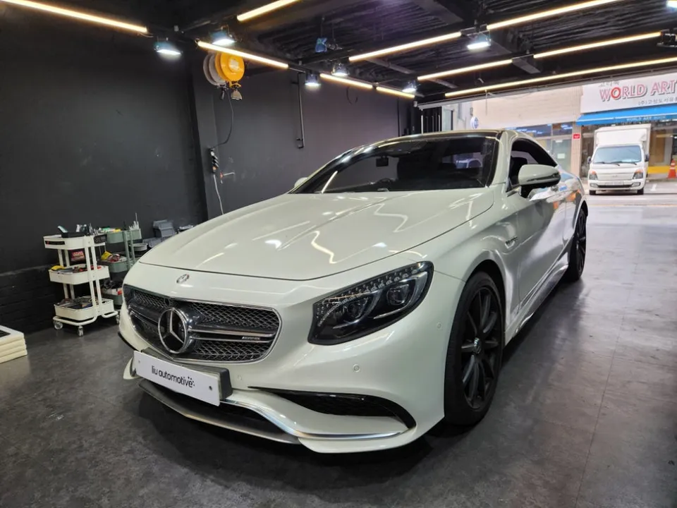 Mercedes-Benz S-Class W222 ambient lighting - Mercedes-Benz S-Class Ambient Lighting Review — Enhanced Interior photo 3