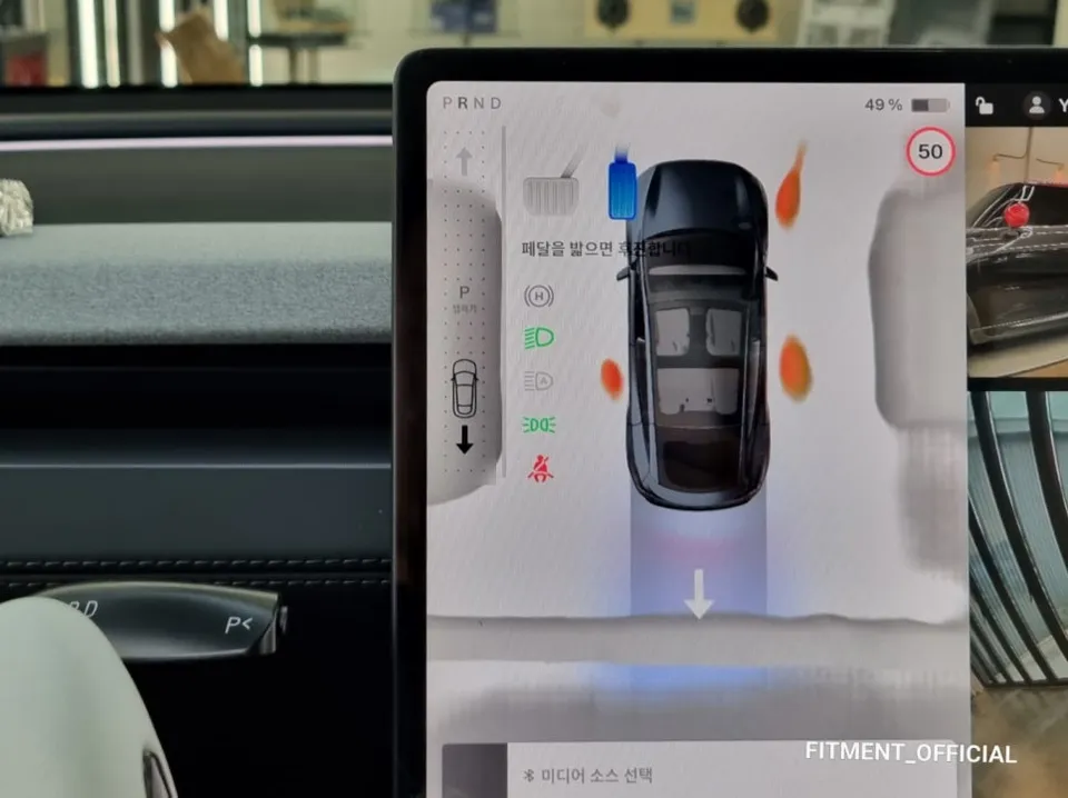Tesla Model Y steering wheel review