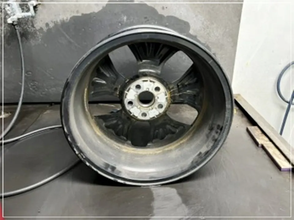 Kiaのホイールリペア・塗装事例 施工写真 5