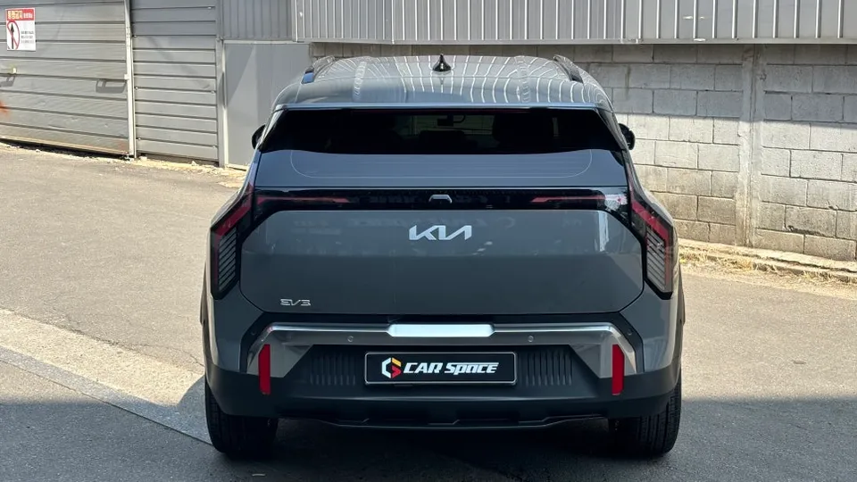 Kia EV3 new car package - Kia EV3 New Car Package Review: Sail Grey with Vertex 900 photo 4